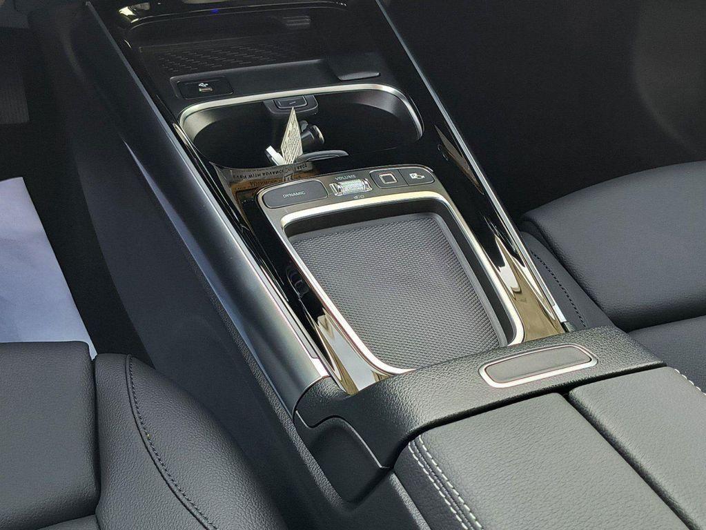 new 2025 Mercedes-Benz GLA 250 car, priced at $45,845