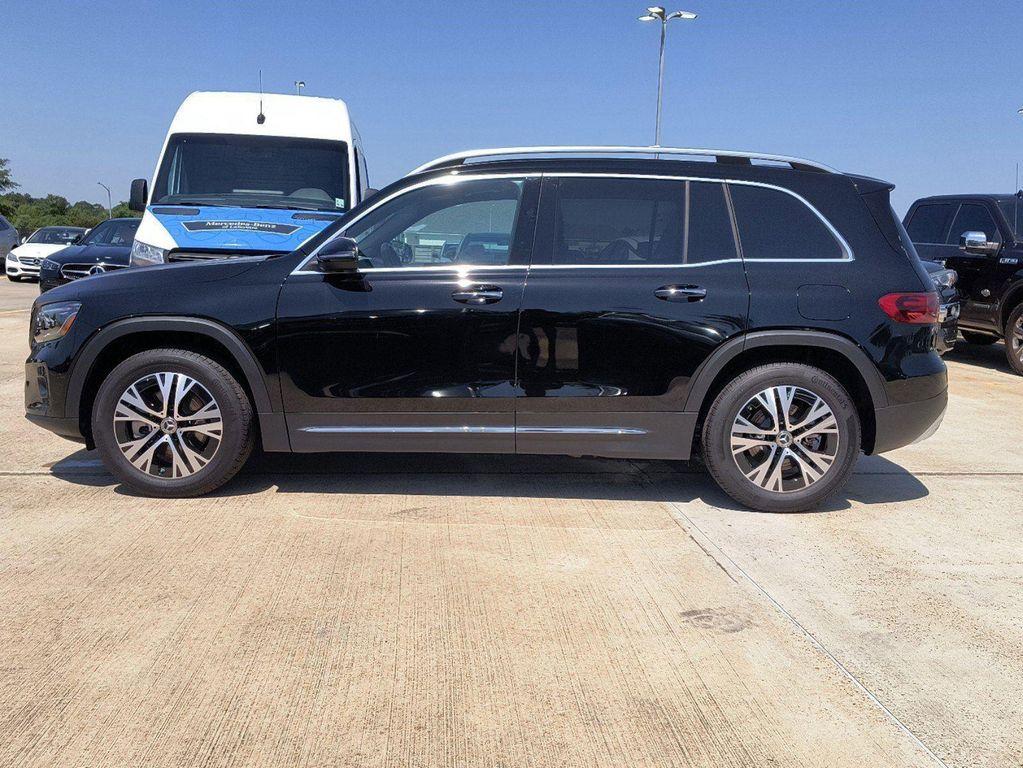 new 2024 Mercedes-Benz GLB 250 car, priced at $53,215