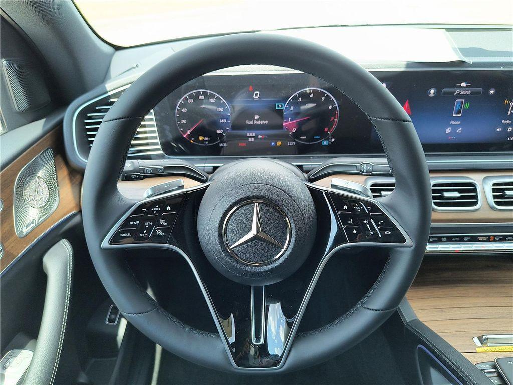 new 2025 Mercedes-Benz GLE 450 car, priced at $83,700