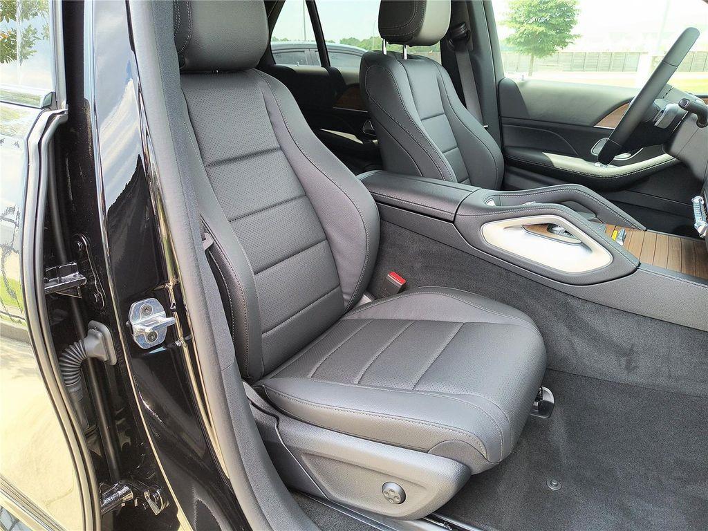new 2025 Mercedes-Benz GLE 450 car, priced at $83,700