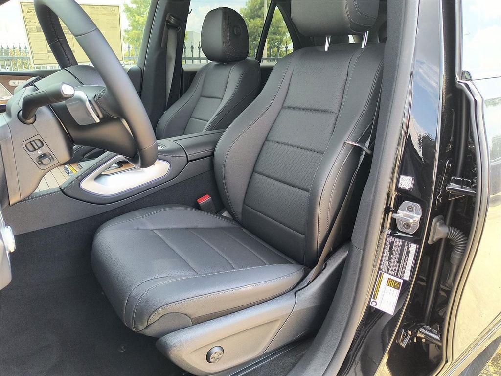 new 2025 Mercedes-Benz GLE 450 car, priced at $83,700