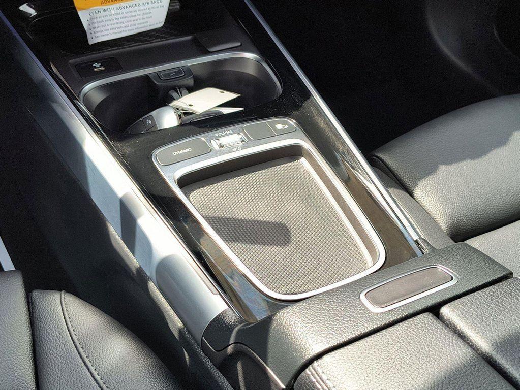 new 2024 Mercedes-Benz GLB 250 car, priced at $53,215