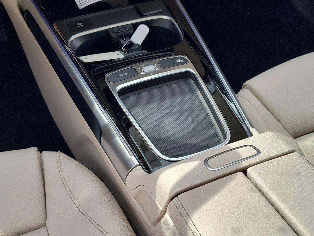 new 2025 Mercedes-Benz GLB 250 car, priced at $47,420