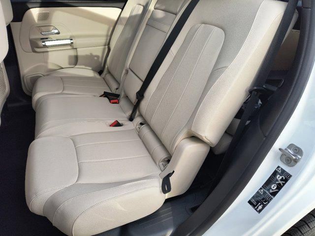new 2025 Mercedes-Benz GLB 250 car, priced at $50,835