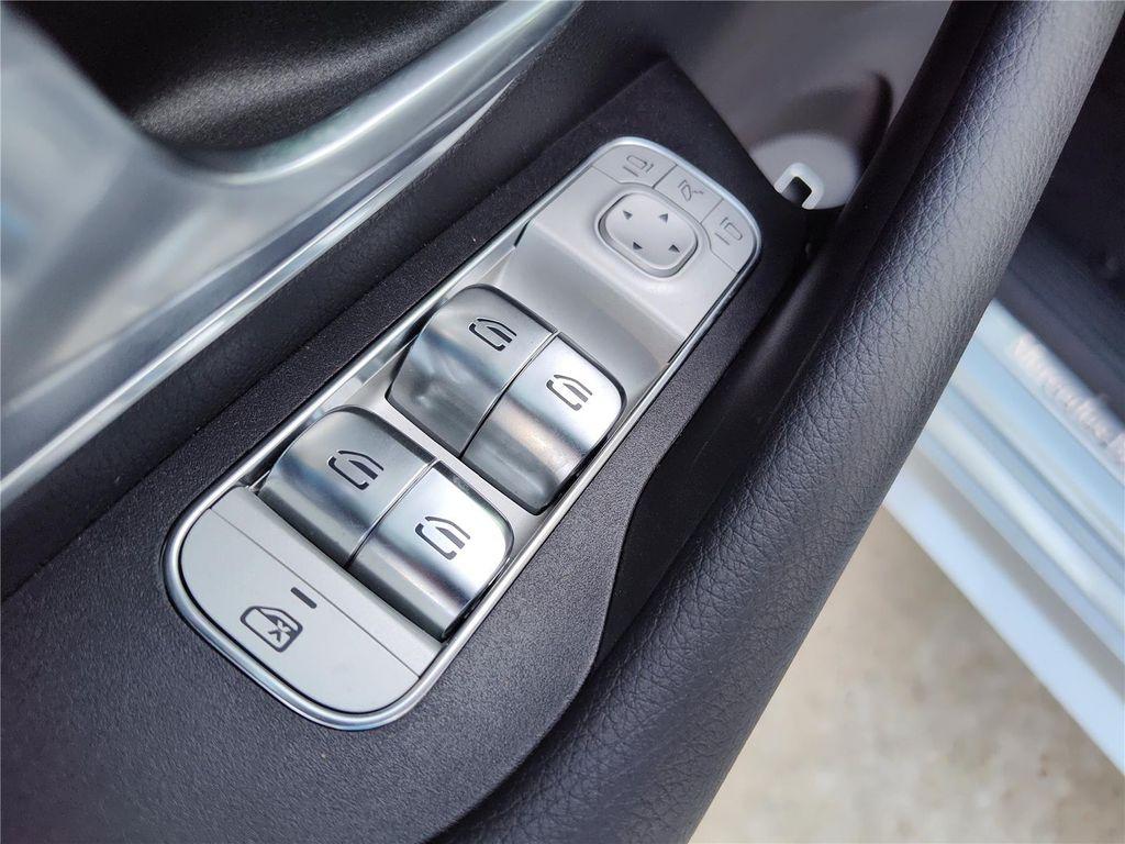 new 2025 Mercedes-Benz GLS 450 car, priced at $95,365