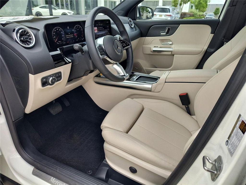 new 2025 Mercedes-Benz GLA 250 car, priced at $46,205