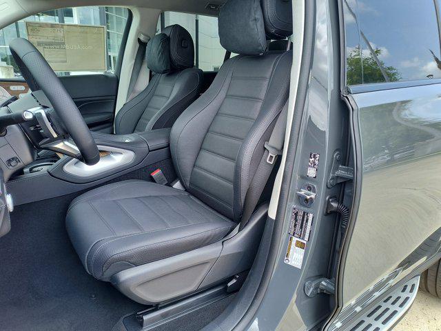 new 2025 Mercedes-Benz GLS 450 car, priced at $112,150