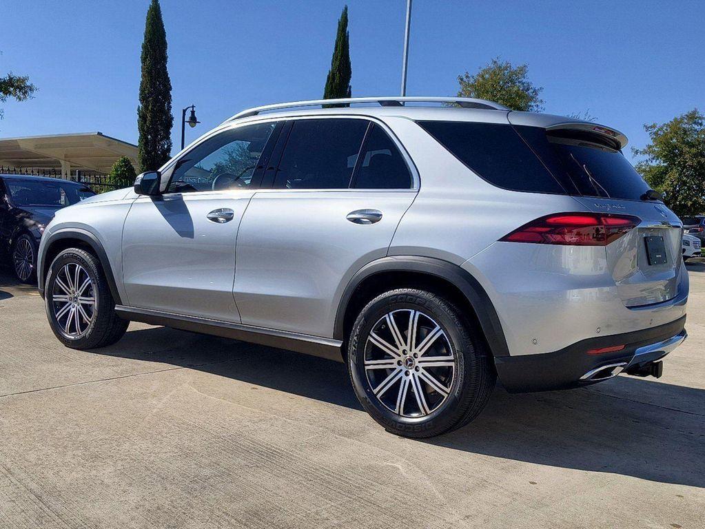 new 2025 Mercedes-Benz GLE 450 car, priced at $75,795