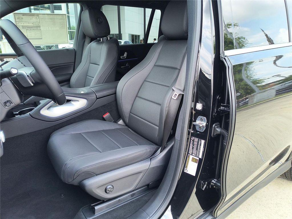 new 2025 Mercedes-Benz GLS 450 car, priced at $90,605
