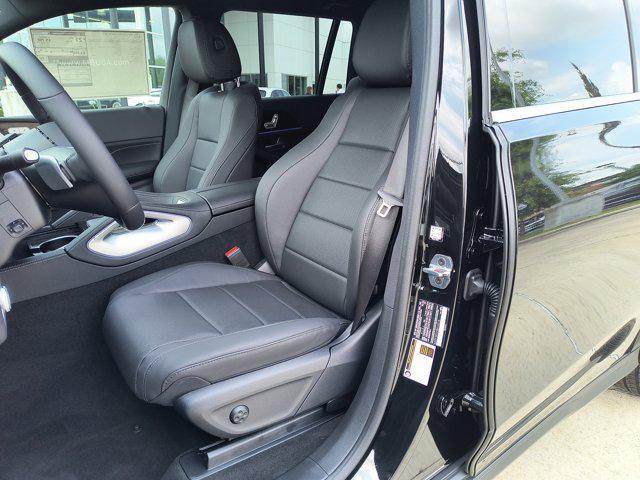 new 2025 Mercedes-Benz GLS 450 car, priced at $90,605