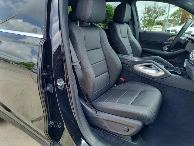 new 2025 Mercedes-Benz GLS 450 car, priced at $90,605