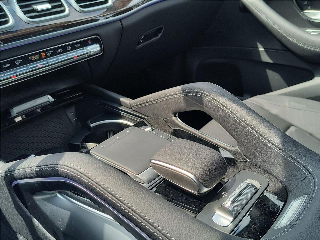 new 2025 Mercedes-Benz GLS 450 car, priced at $90,605