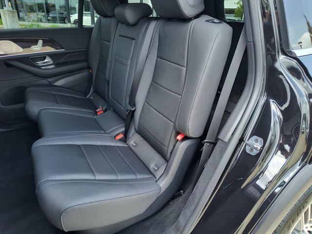 new 2025 Mercedes-Benz GLS 450 car, priced at $90,605
