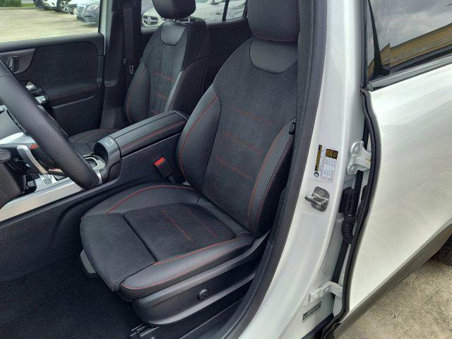 new 2024 Mercedes-Benz GLB 250 car, priced at $52,325