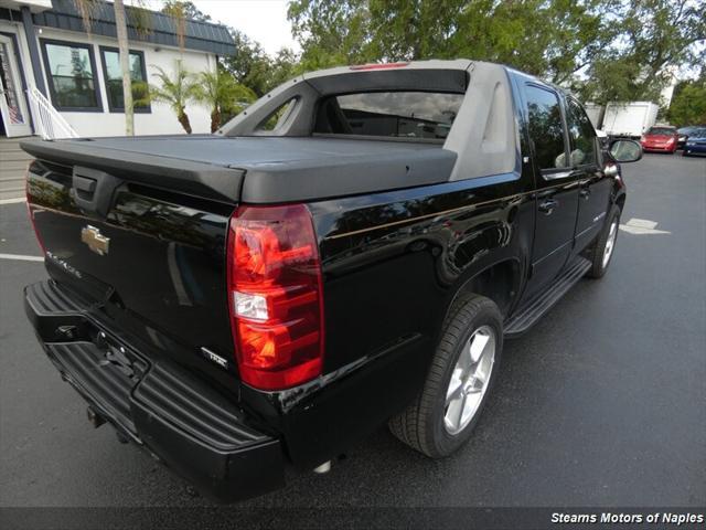 used 2009 Chevrolet Avalanche car, priced at $12,998