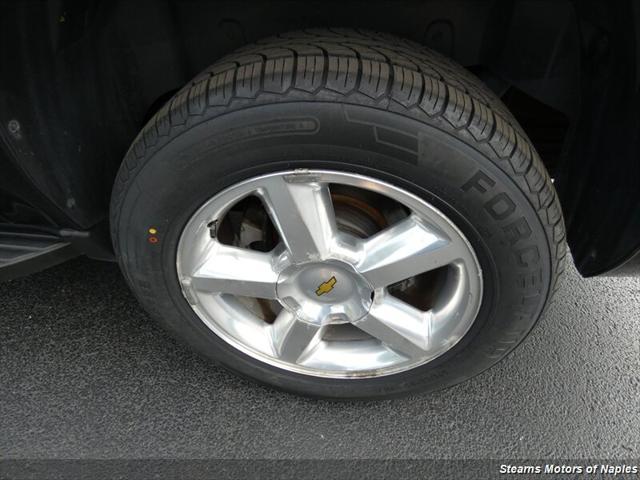 used 2009 Chevrolet Avalanche car, priced at $12,998