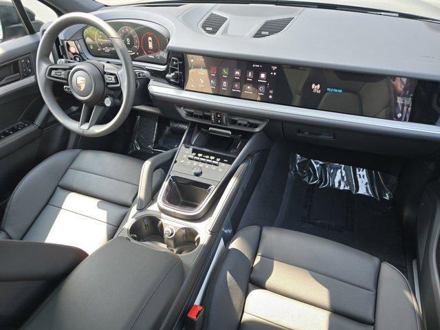 new 2025 Porsche Cayenne car, priced at $105,285