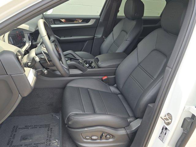 new 2025 Porsche Cayenne car, priced at $111,085