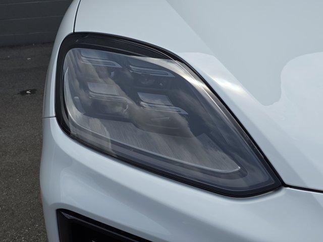 new 2025 Porsche Cayenne car, priced at $111,085