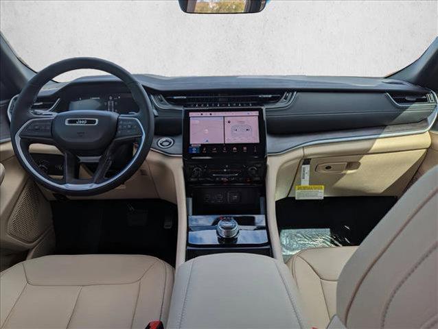new 2025 Jeep Grand Cherokee car, priced at $39,700