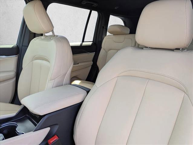 new 2025 Jeep Grand Cherokee car, priced at $39,700