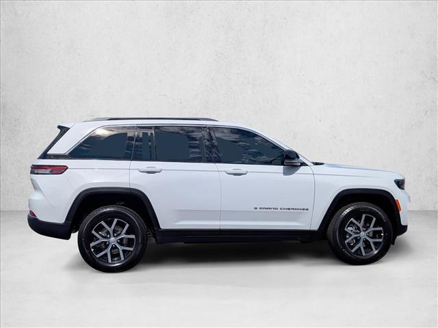 new 2025 Jeep Grand Cherokee car, priced at $39,700