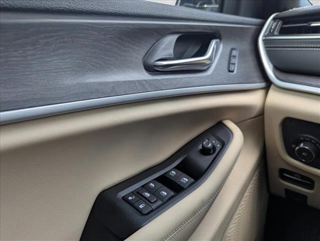 new 2025 Jeep Grand Cherokee car, priced at $39,700