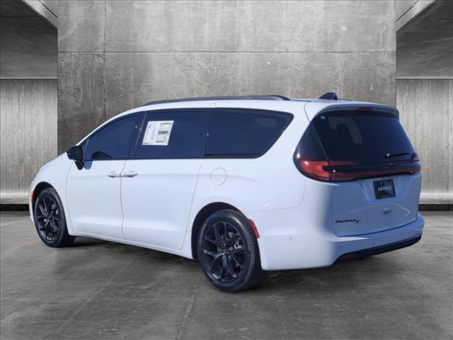 new 2024 Chrysler Pacifica car, priced at $38,576