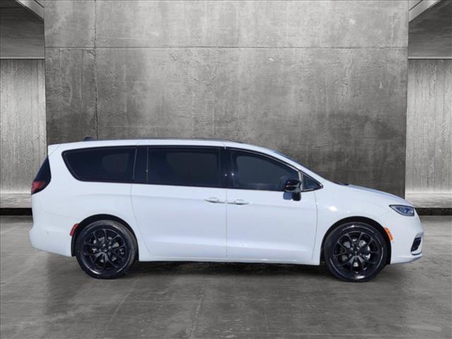 new 2024 Chrysler Pacifica car, priced at $38,576