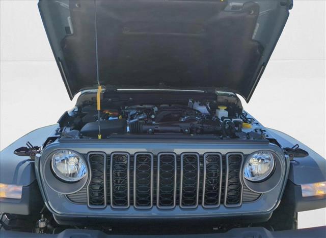 new 2025 Jeep Gladiator car, priced at $42,813