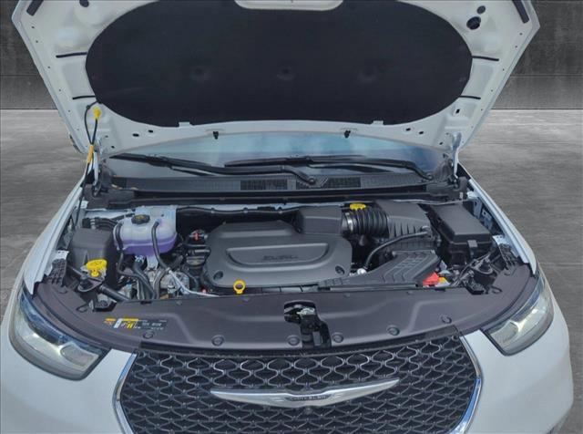 new 2025 Chrysler Pacifica car, priced at $45,457