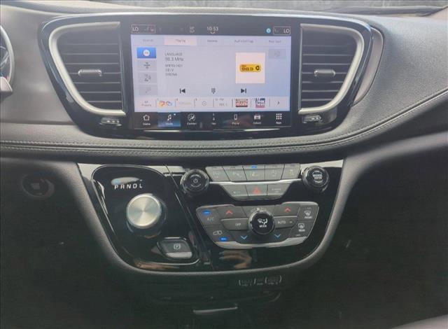 new 2025 Chrysler Pacifica car, priced at $45,457