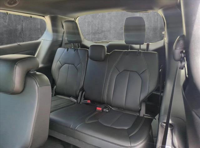 new 2025 Chrysler Pacifica car, priced at $45,457