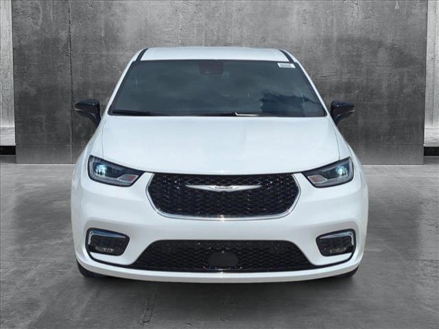 new 2025 Chrysler Pacifica car, priced at $45,457
