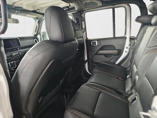new 2025 Jeep Gladiator car, priced at $42,304