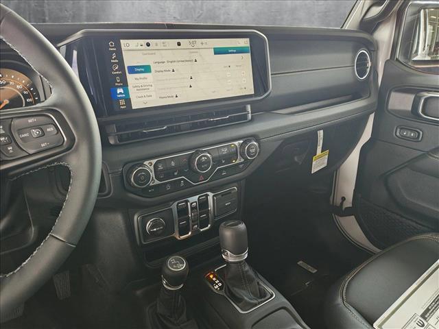 new 2025 Jeep Gladiator car, priced at $46,688