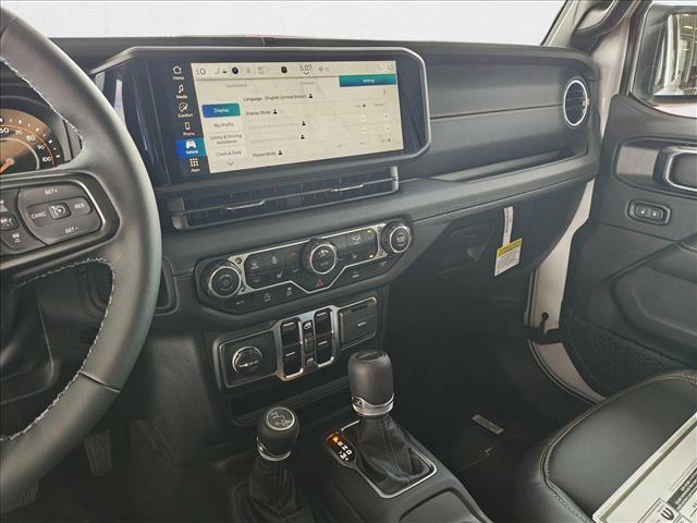new 2025 Jeep Gladiator car, priced at $42,304