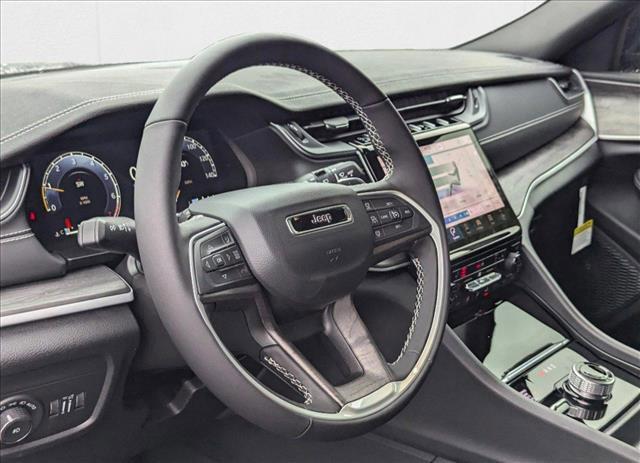 new 2025 Jeep Grand Cherokee car, priced at $40,044