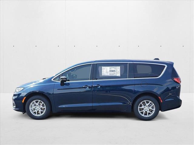 new 2025 Chrysler Pacifica car, priced at $35,638