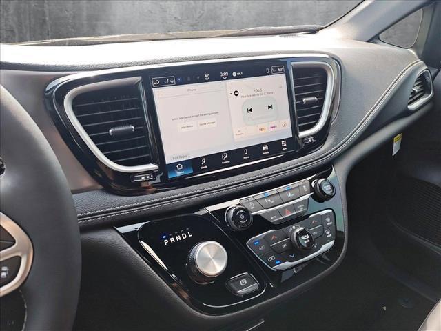 new 2025 Chrysler Pacifica car, priced at $42,017