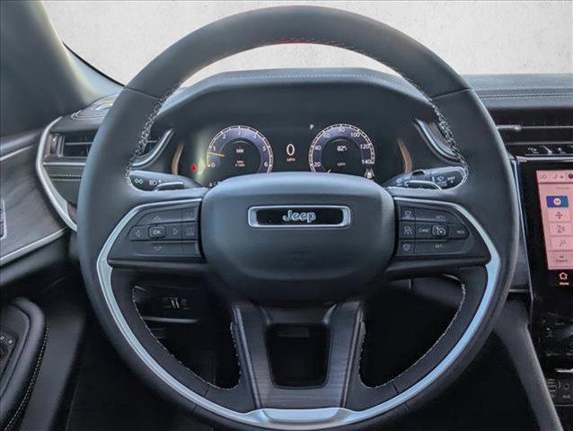new 2025 Jeep Grand Cherokee car, priced at $47,900