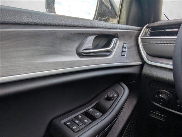 new 2025 Jeep Grand Cherokee car, priced at $47,900