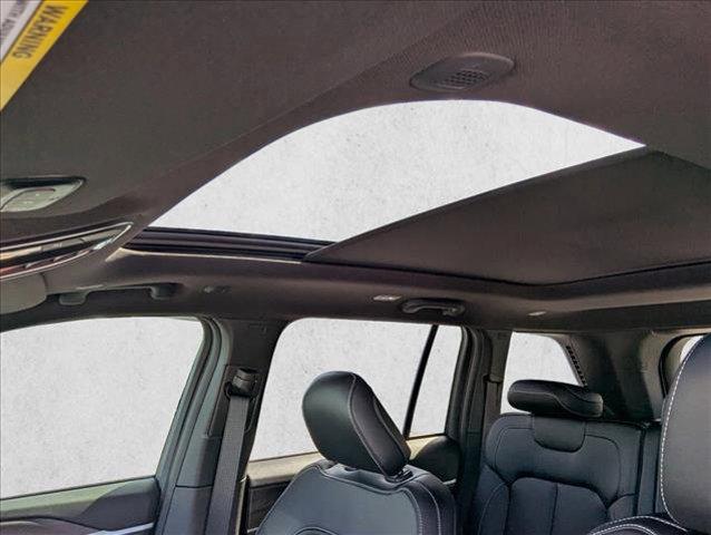 new 2025 Jeep Grand Cherokee car, priced at $47,900
