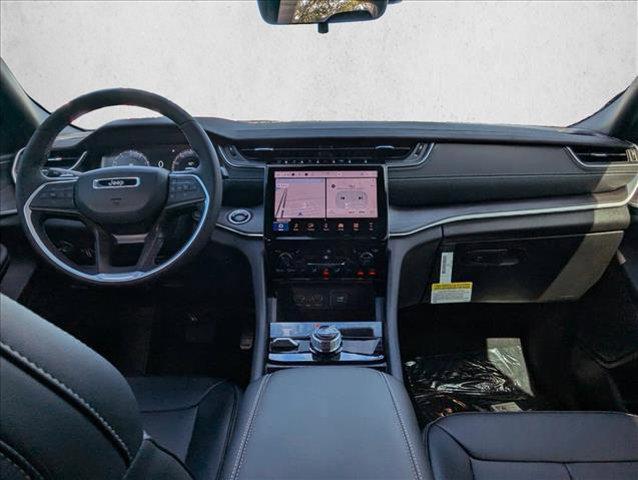 new 2025 Jeep Grand Cherokee car, priced at $47,900