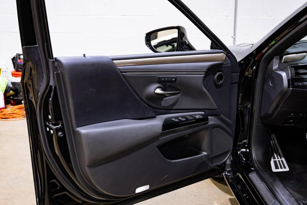 used 2022 Lexus ES 350 car, priced at $32,777