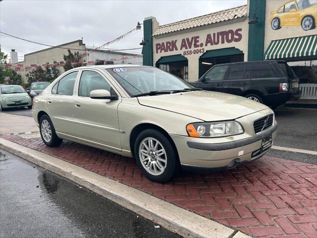 used 2005 Volvo S60 car, priced at $2,995
