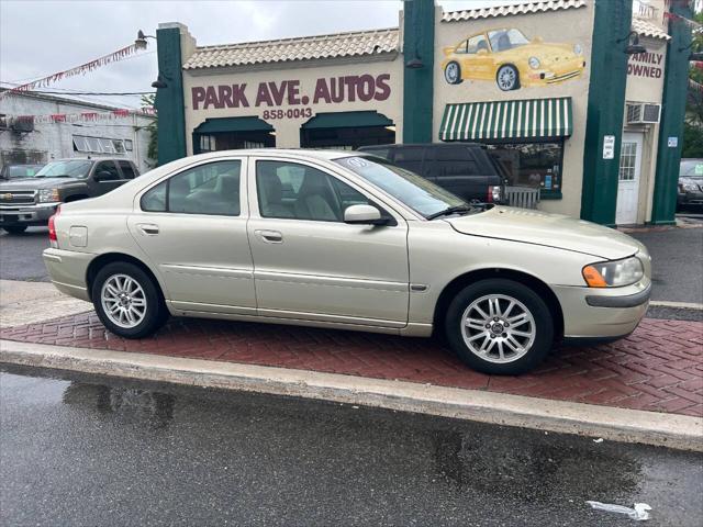 used 2005 Volvo S60 car, priced at $2,995