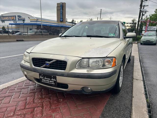 used 2005 Volvo S60 car, priced at $2,995