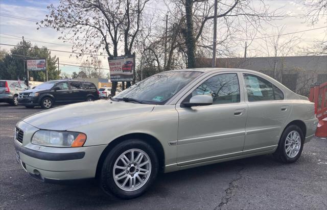 used 2005 Volvo S60 car, priced at $3,995