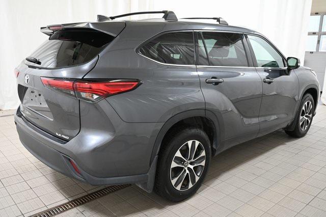 used 2020 Toyota Highlander car, priced at $32,990